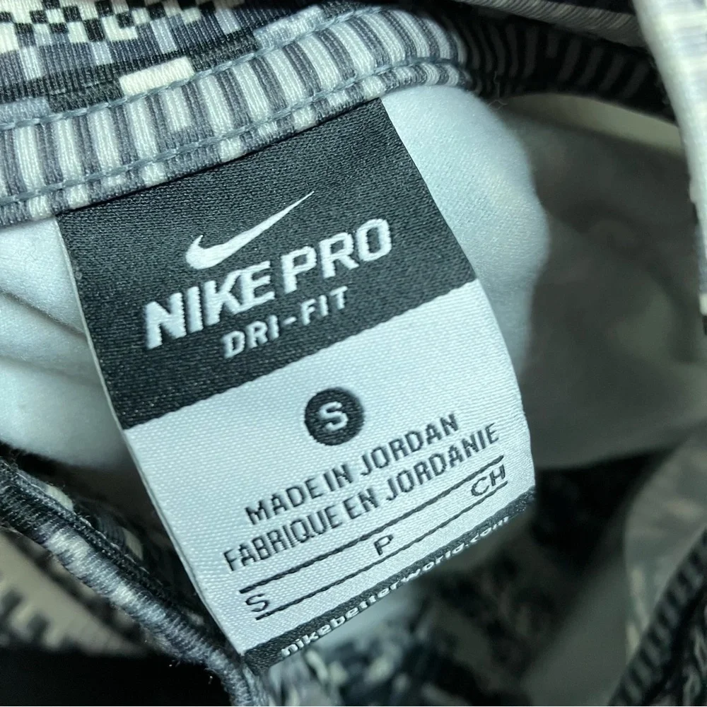 Nike Pro Dri Fit Half Zip Athletic Top